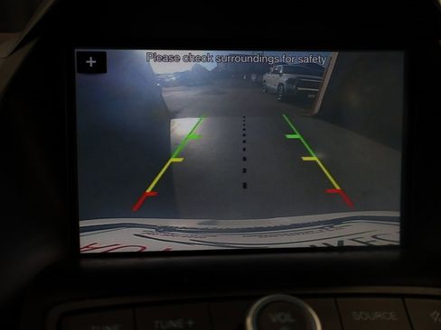 Used 2019 Ford Escape SE image 18