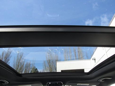 New 2025 Mercedes-Benz GLC 300 4MATIC image 30