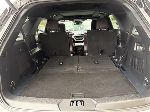 Used 2026 Ford Explorer Platinum w/ LUX Leather Package AWD/4WD image 66