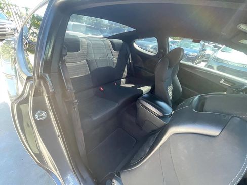 Used 2016 Hyundai Genesis 3.8 RWD image 15