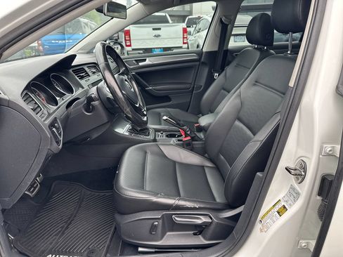 Used 2017 Volkswagen Golf Alltrack SE AWD/4WD image 12