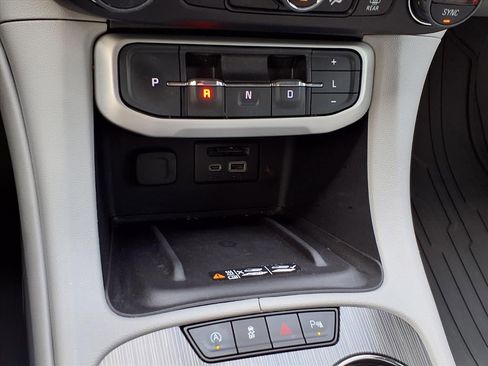 Used 2023 GMC Acadia SLT w/ Technology Package image 20