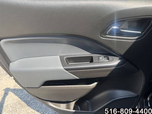 Used 2022 Chevrolet Colorado Z71 AWD/4WD image 36