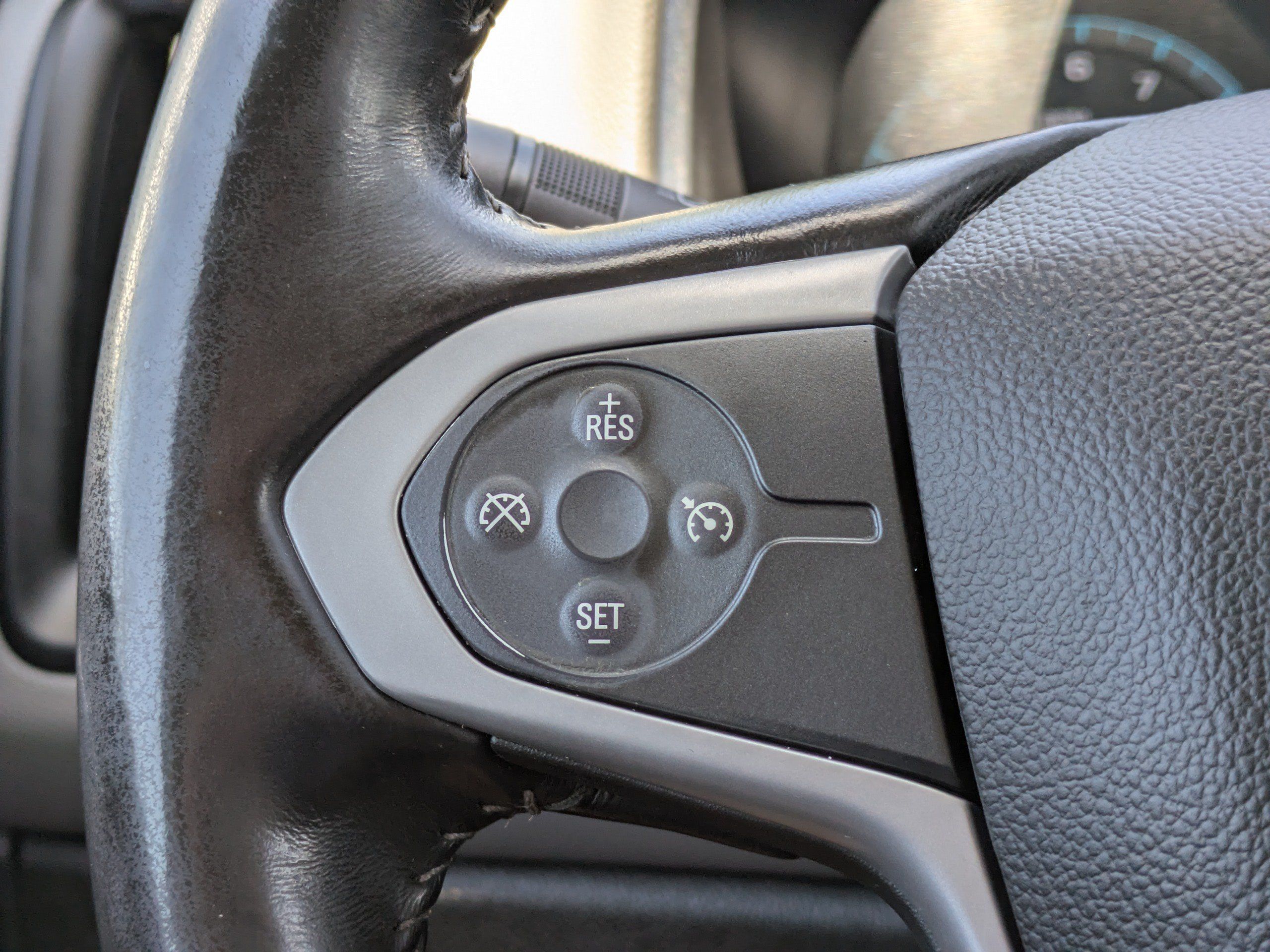 Used 2017 Chevrolet Colorado LT w/ Luxury Package, Chrome RWD image 24