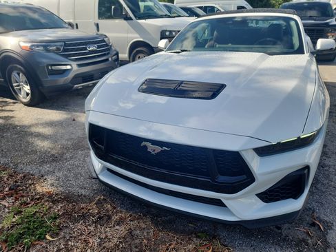 Used 2026 Ford Mustang GT Premium w/ GT Performance Package RWD image 2