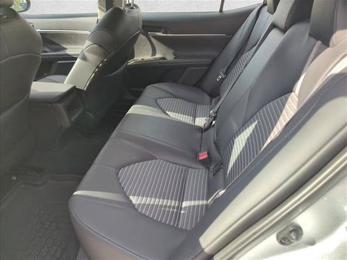 Used 2023 Toyota Camry SE FWD image 5