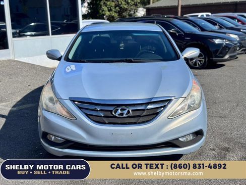 Used 2011 Hyundai Sonata SE image 2