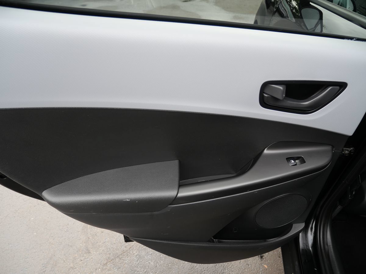 Used 2019 Hyundai Kona SEL AWD/4WD image 24