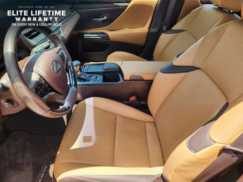 Used 2020 Lexus ES 300h w/ Premium Package FWD image 11