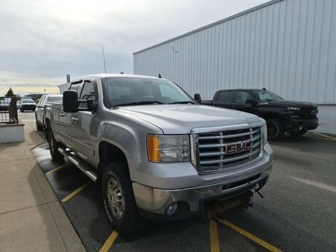 Used 2010 GMC Sierra 2500 SLE w/ SLE Preferred Package image 3
