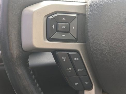 Used 2022 Ford F350 Lariat image 28