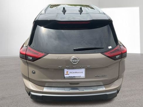Used 2025 Nissan Rogue SL w/ Tech Package AWD/4WD image 31