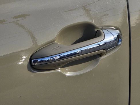 Used 2016 Toyota Tacoma Limited w/ Towing Package image 38