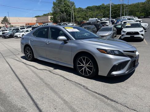 Used 2023 Toyota Camry SE w/ Cold Weather Package AWD/4WD image 6
