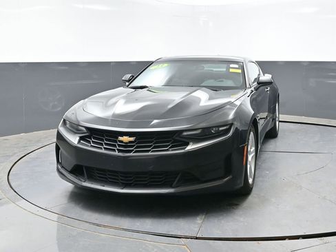 Used 2023 Chevrolet Camaro LT RWD image 7
