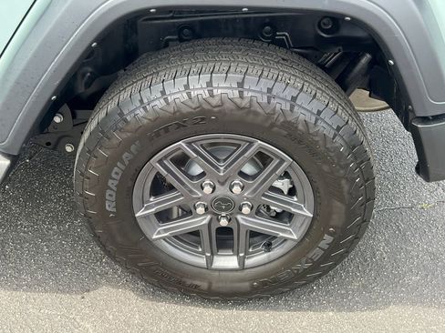 Used 2024 Jeep Wrangler Unlimited Sport AWD/4WD image 20
