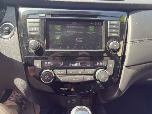 Used 2018 Nissan Rogue SL w/ Premium Package AWD/4WD image 22
