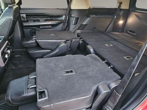 Used 2021 Ford Expedition Platinum image 18