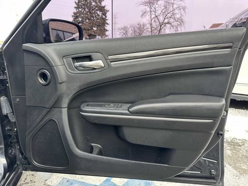 Used 2019 Chrysler 300 Touring w/ Sport Appearance Package image 30