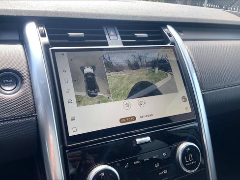Certified 2025 Land Rover Discovery Dynamic SE AWD/4WD image 26