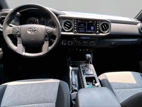 Used 2023 Toyota Tacoma TRD Off-Road w/ Technology Package AWD/4WD image 16