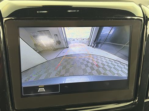 Used 2023 Chevrolet Traverse LT AWD/4WD image 24