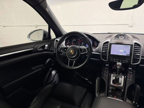 Used 2018 Porsche Cayenne Platinum Edition AWD/4WD image 26
