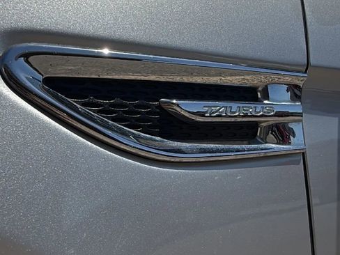 Used 2018 Ford Taurus SEL w/ Equipment Group 201A AWD/4WD image 11