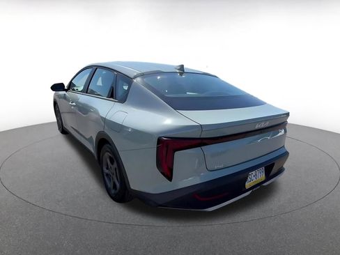 Used 2025 Kia K4 LXS image 11
