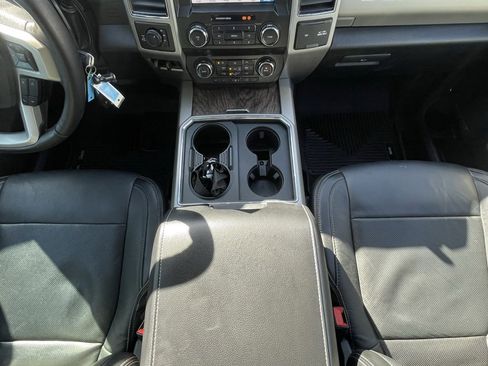 Used 2019 Ford F250 Lariat w/ Lariat Value Package image 18