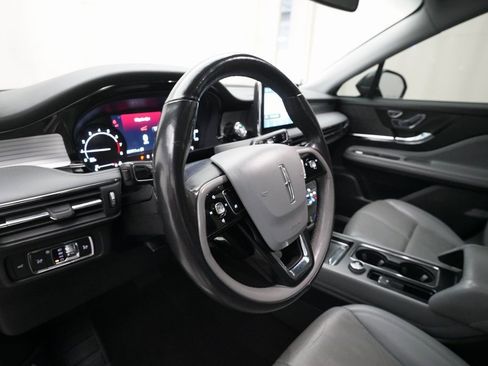 Used 2022 Lincoln Corsair AWD w/ Premium Package image 8