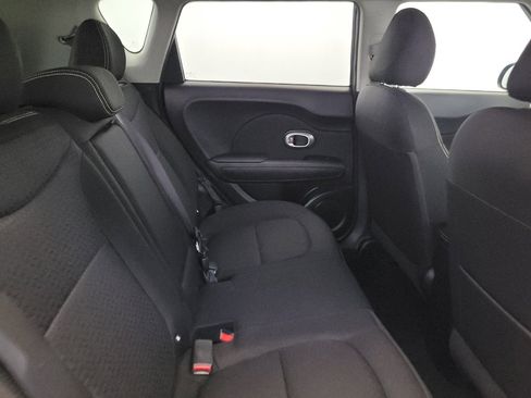 Used 2016 Kia Soul + FWD image 19