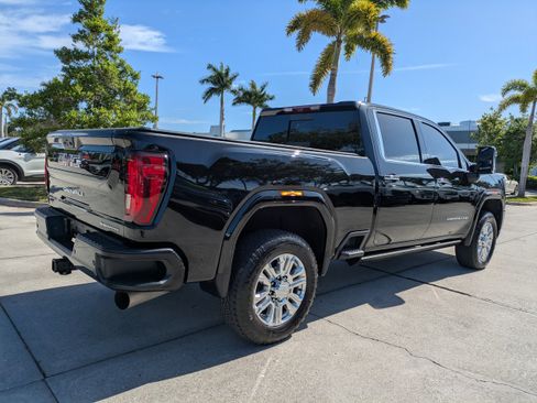 Used 2023 GMC Sierra 2500 Denali w/ Denali Ultimate Package AWD/4WD image 4