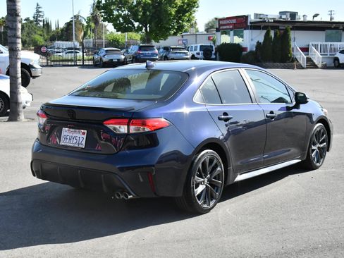 Used 2023 Toyota Corolla SE w/ SE Premium Package FWD image 8