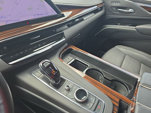 Used 2023 Cadillac Escalade Premium Luxury AWD/4WD image 26