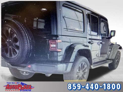 Used 2023 Jeep Wrangler Unlimited Sahara w/ Cold Weather Group AWD/4WD image 4