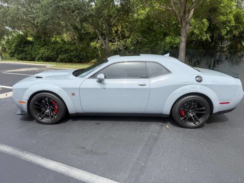 Used 2021 Dodge Challenger R/T Scat Pack RWD image 2