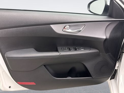 Used 2023 Kia Forte LXS FWD image 9