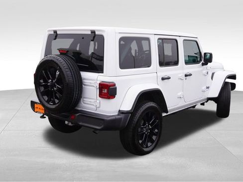 Certified 2025 Jeep Wrangler Unlimited Sahara w/ Safety Group image 5