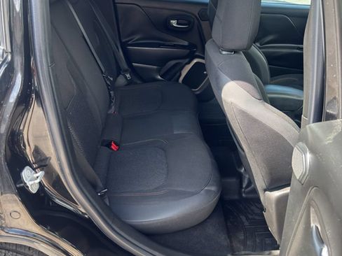 Used 2016 Jeep Renegade 75th Anniversary FWD image 11
