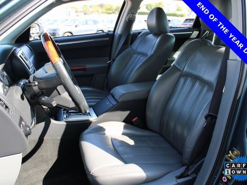 Used 2005 Chrysler 300 C w/ Navigation & Sound Group II image 7