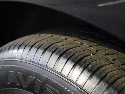 Used 2024 Chrysler Pacifica Touring-L image 40