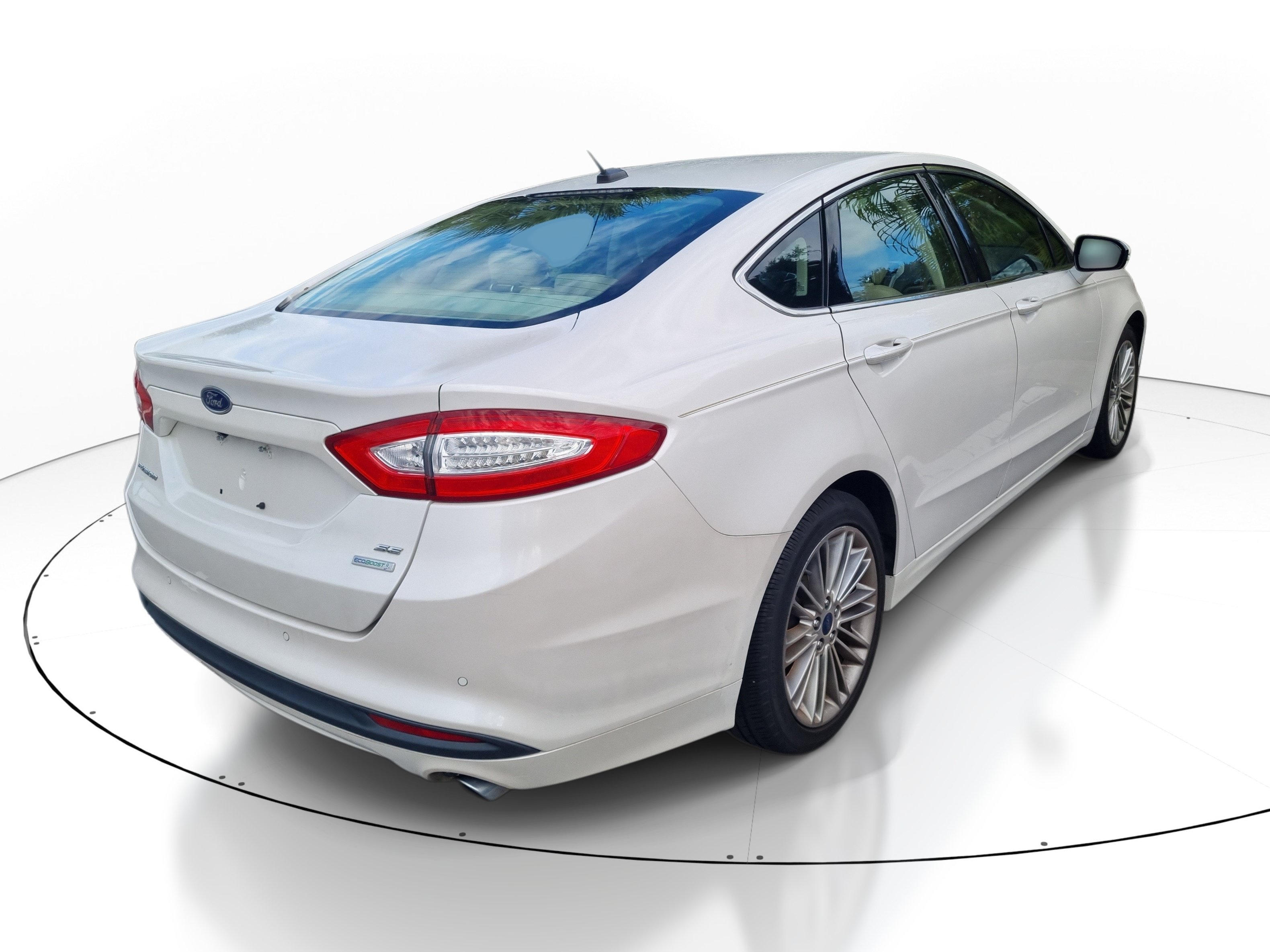 Used 2014 Ford Fusion SE w/ Equipment Group 202A FWD image 5