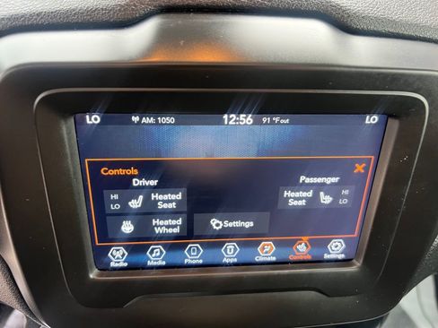 Used 2020 Jeep Renegade Latitude w/ Cold Weather Group image 24