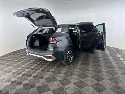 Used 2023 Kia Sportage LX FWD image 18