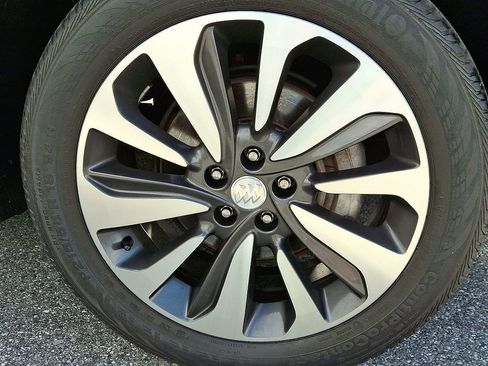 Used 2022 Buick Encore Preferred image 39