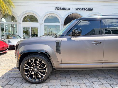 Used 2025 Land Rover Defender 110 AWD/4WD image 45