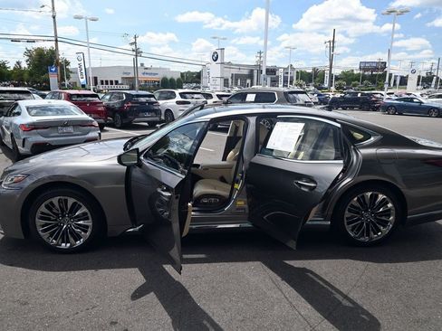 Used 2018 Lexus LS 500 AWD w/ Luxury Package image 39