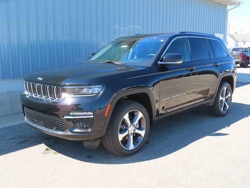 Used 2023 Jeep Grand Cherokee Limited w/ Luxury Tech Group II AWD/4WD image 9