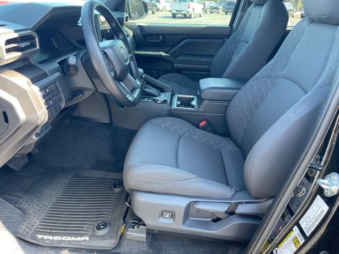 Used 2025 Toyota Tacoma SR5 image 10